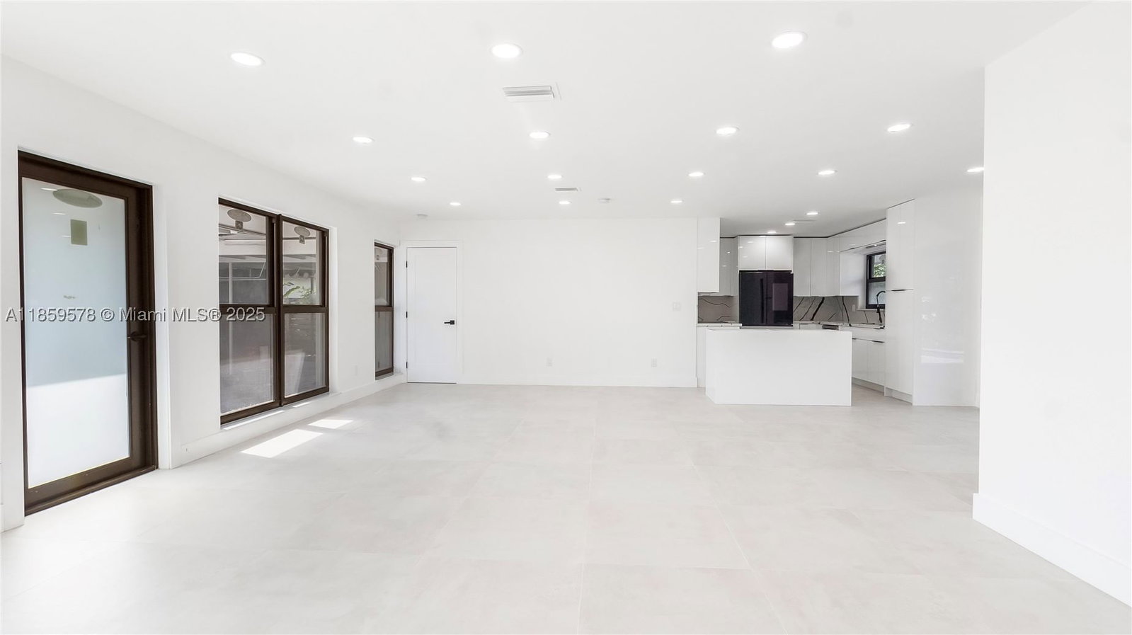 Real estate property located at 2417 18th Ave, Broward, Middle River Manor, Wilton Manors, FL
