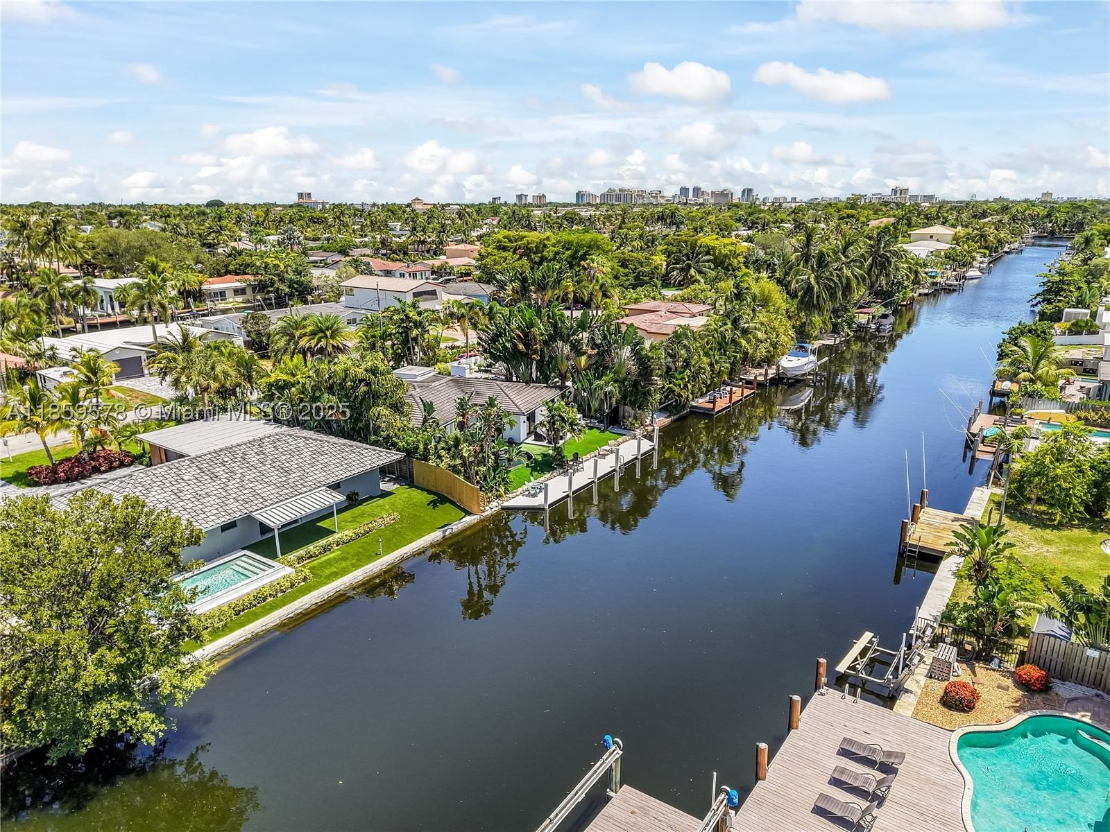Real estate property located at 2417 18th Ave, Broward, Middle River Manor, Wilton Manors, FL
