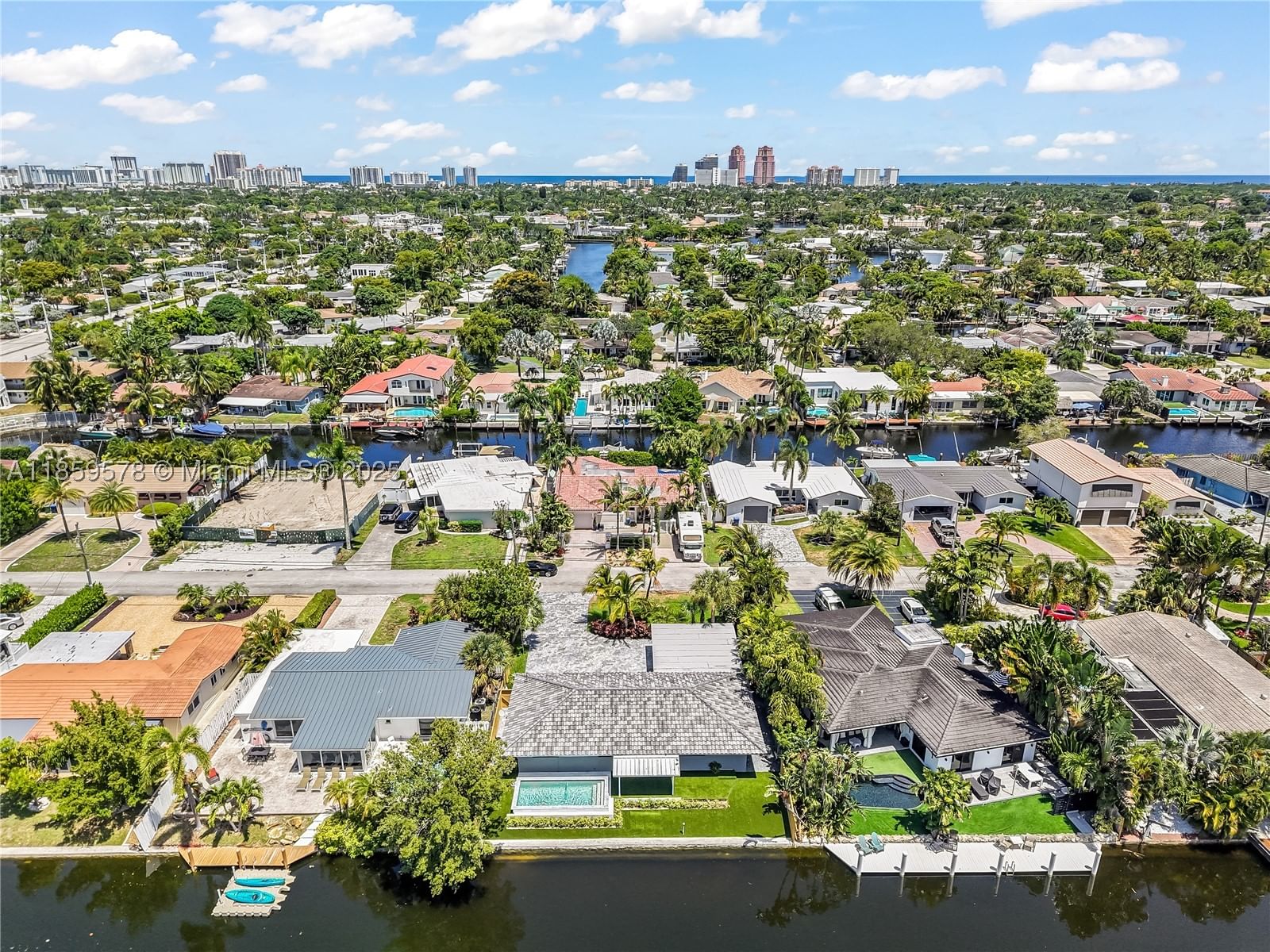 Real estate property located at 2417 18th Ave, Broward, Middle River Manor, Wilton Manors, FL