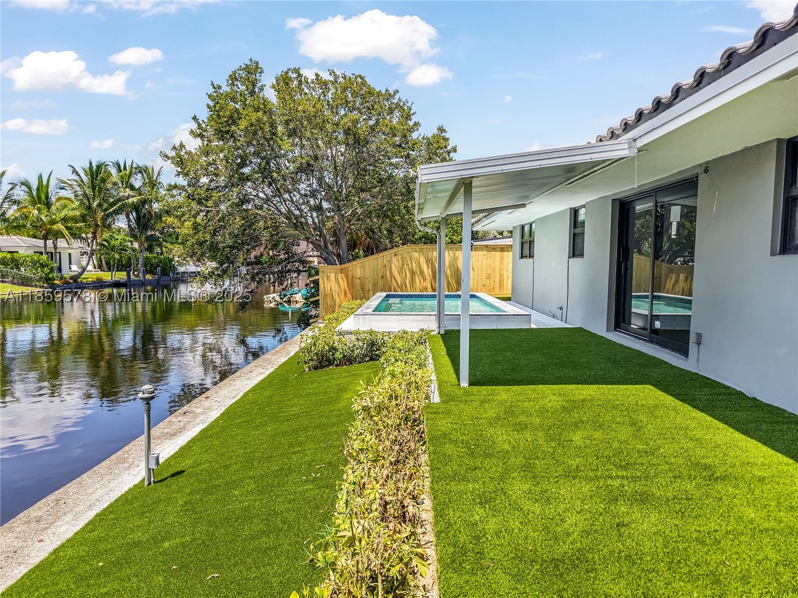 Real estate property located at 2417 18th Ave, Broward, Middle River Manor, Wilton Manors, FL