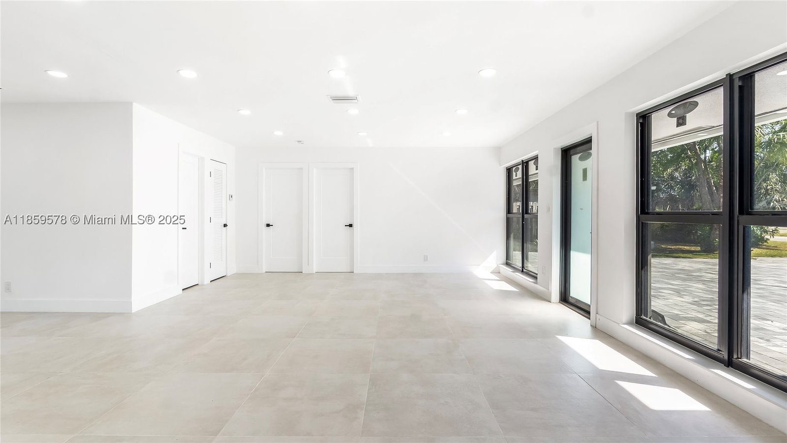 Real estate property located at 2417 18th Ave, Broward, Middle River Manor, Wilton Manors, FL