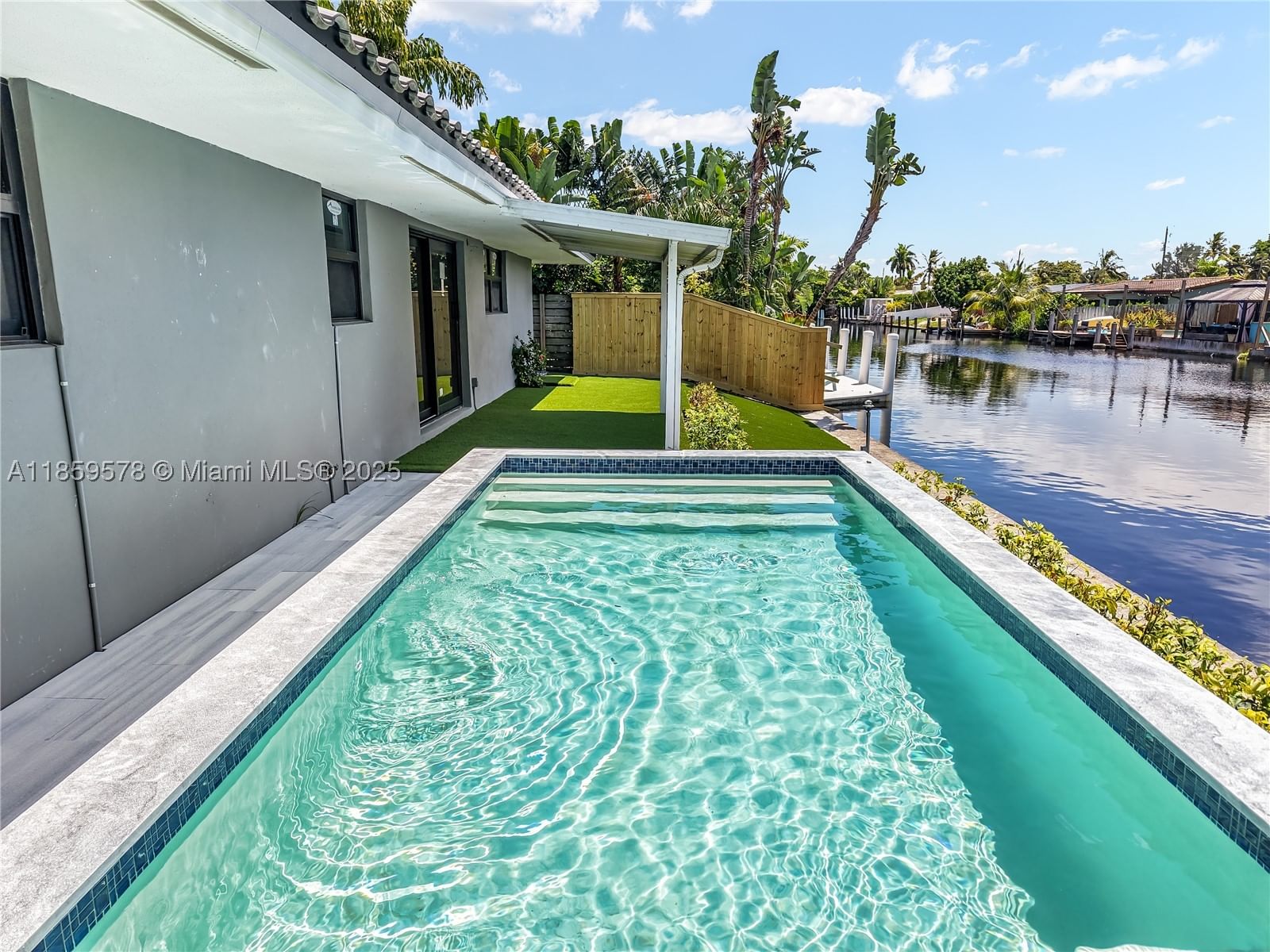 Real estate property located at 2417 18th Ave, Broward, Middle River Manor, Wilton Manors, FL