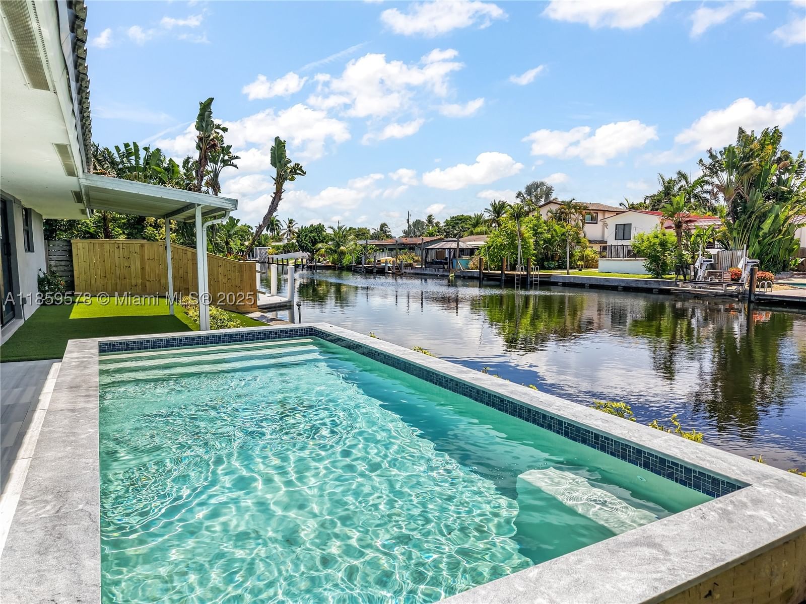 Real estate property located at 2417 18th Ave, Broward, Middle River Manor, Wilton Manors, FL