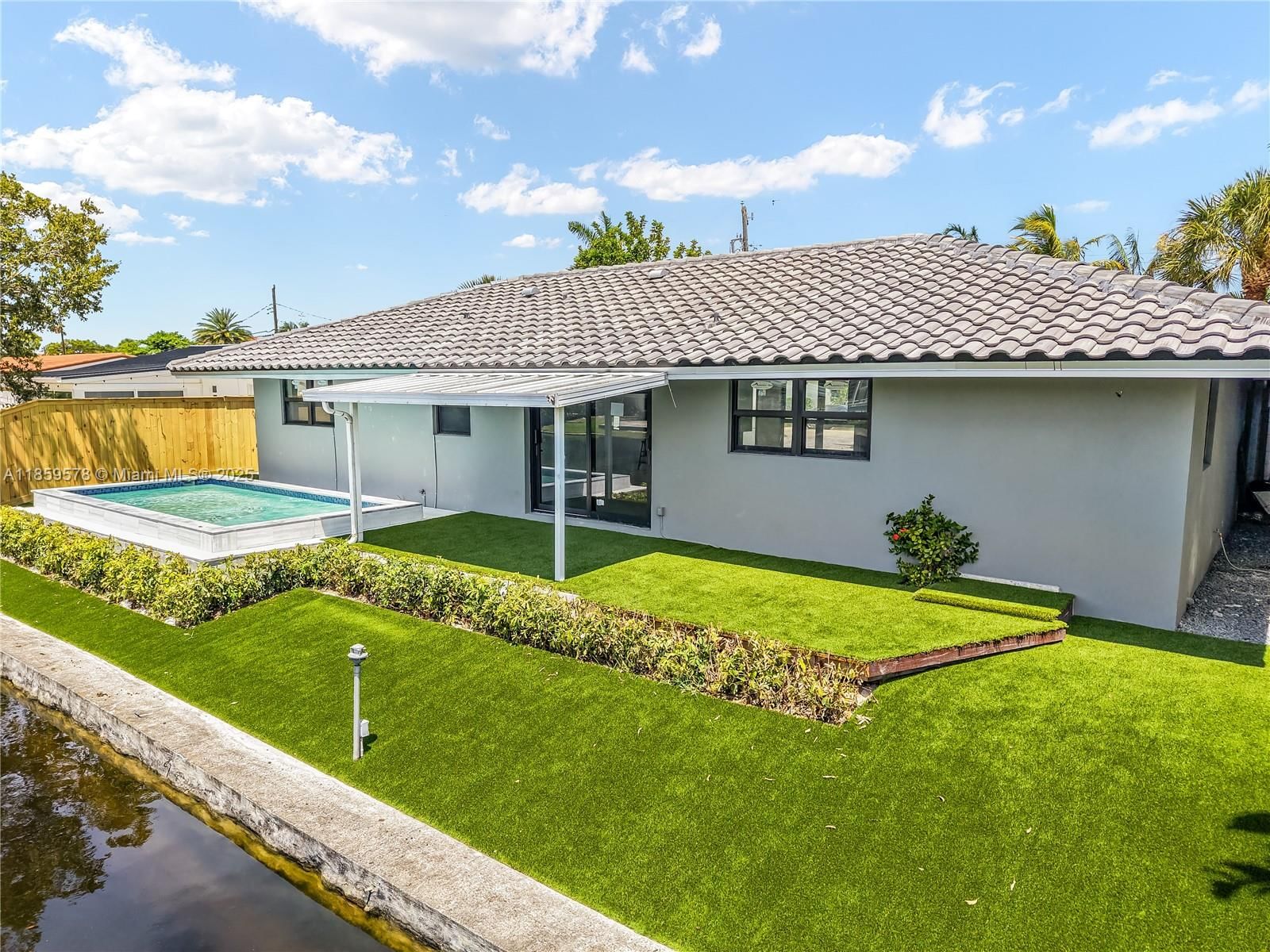 Real estate property located at 2417 18th Ave, Broward, Middle River Manor, Wilton Manors, FL
