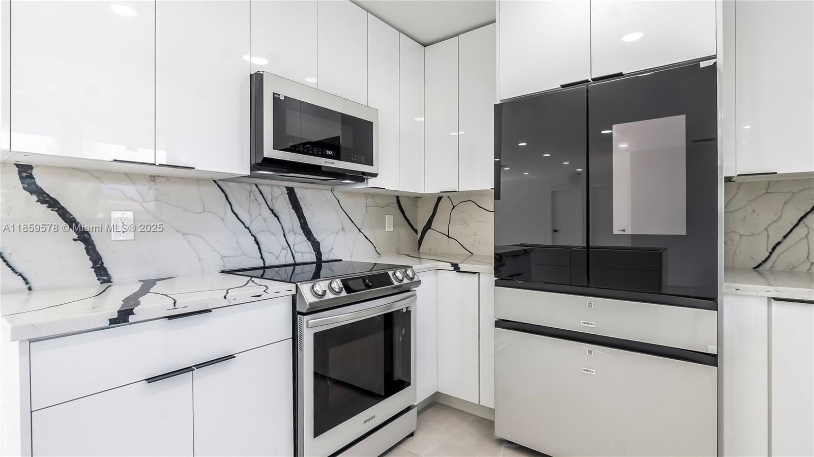 Real estate property located at 2417 18th Ave, Broward, Middle River Manor, Wilton Manors, FL