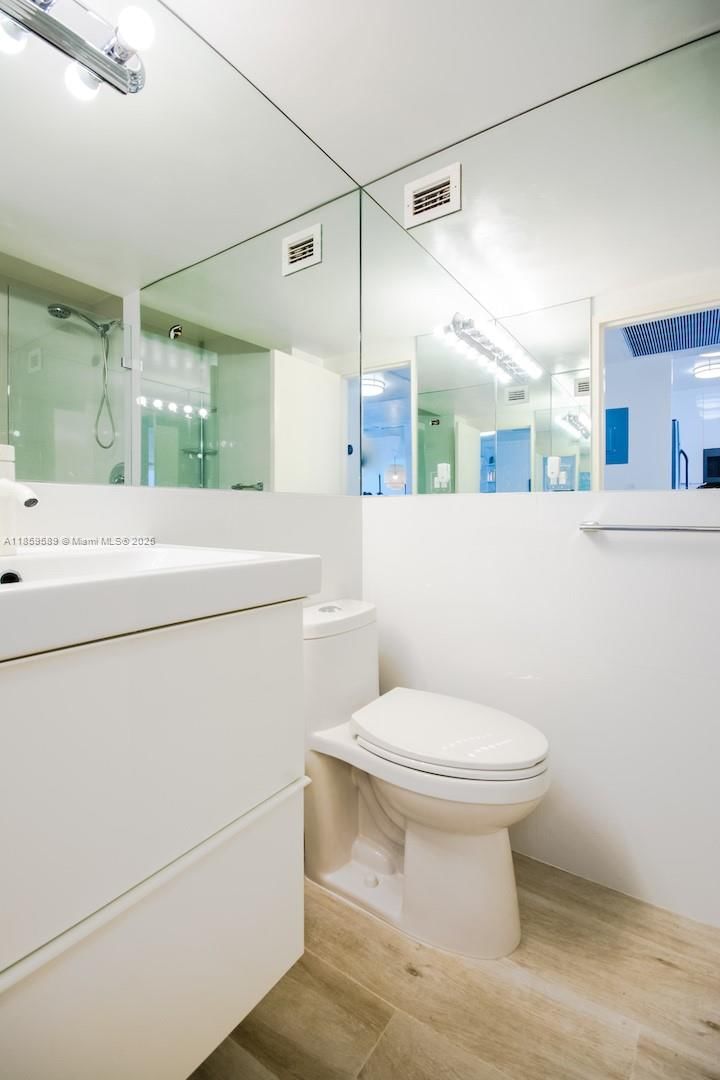 Real estate property located at 5601 Collins Ave #1204, Miami-dade, The Pavilion Condo, Miami Beach, FL