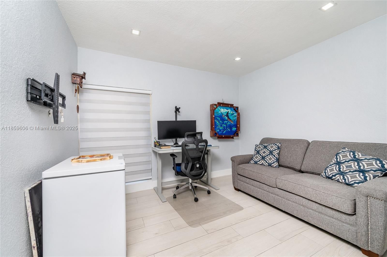 Real estate property located at 6704 Crooked Palm Ter, Miami-dade, Miami Lakes Lake Hilda To, Miami Lakes, FL