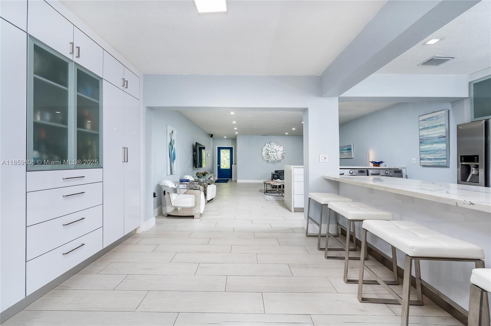 Real estate property located at 6704 Crooked Palm Ter, Miami-dade, Miami Lakes Lake Hilda To, Miami Lakes, FL