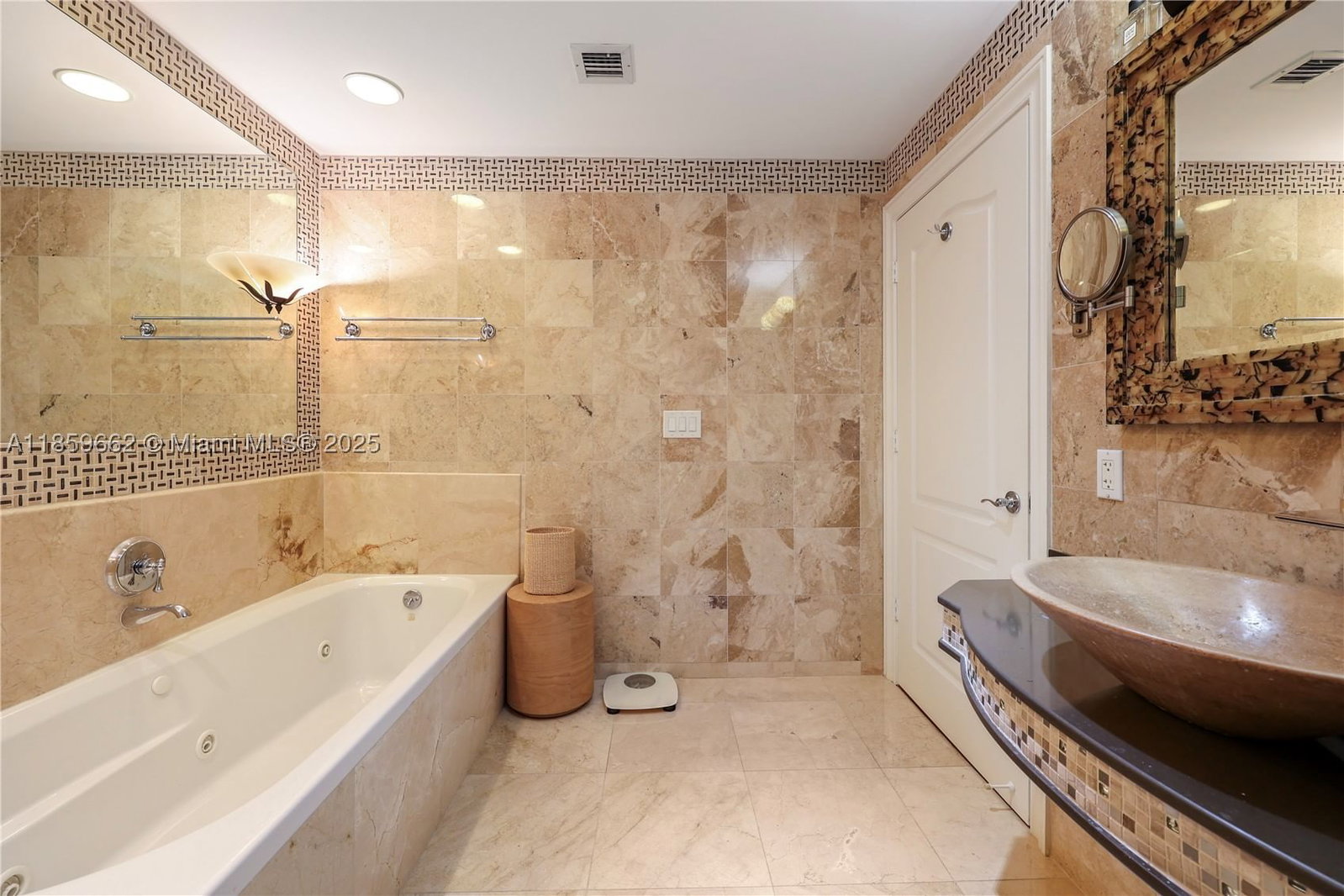 Real estate property located at 110 Hendricks Isle #13, Broward, Terraces Of The Isle Cond, Fort Lauderdale, FL