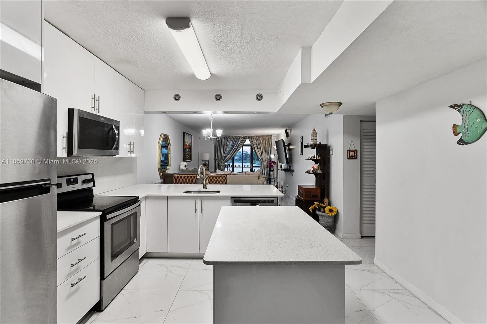 Real estate property located at 3300 46th St #103, Broward, Mira Lago Condo, Oakland Park, FL