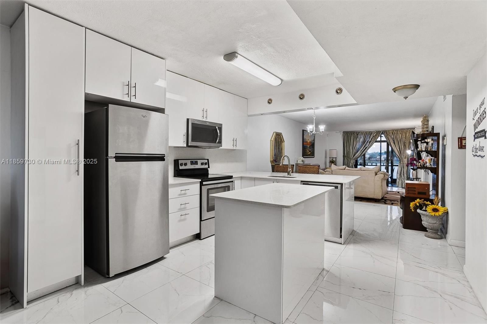 Real estate property located at 3300 46th St #103, Broward, Mira Lago Condo, Oakland Park, FL
