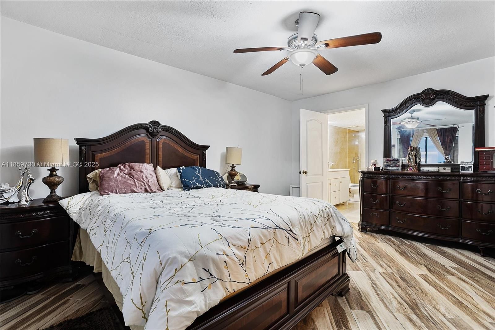 Real estate property located at 3300 46th St #103, Broward, Mira Lago Condo, Oakland Park, FL