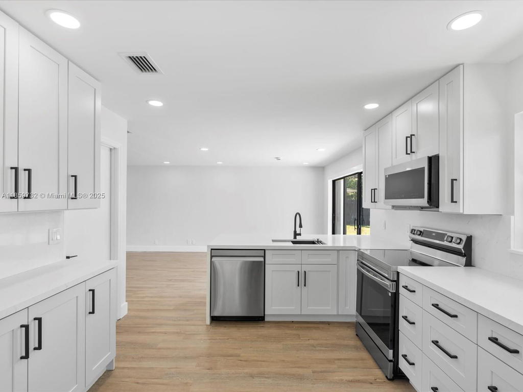 Real estate property located at 3170 69th St, Broward, Palm Aire Village 2nd Sec, Fort Lauderdale, FL