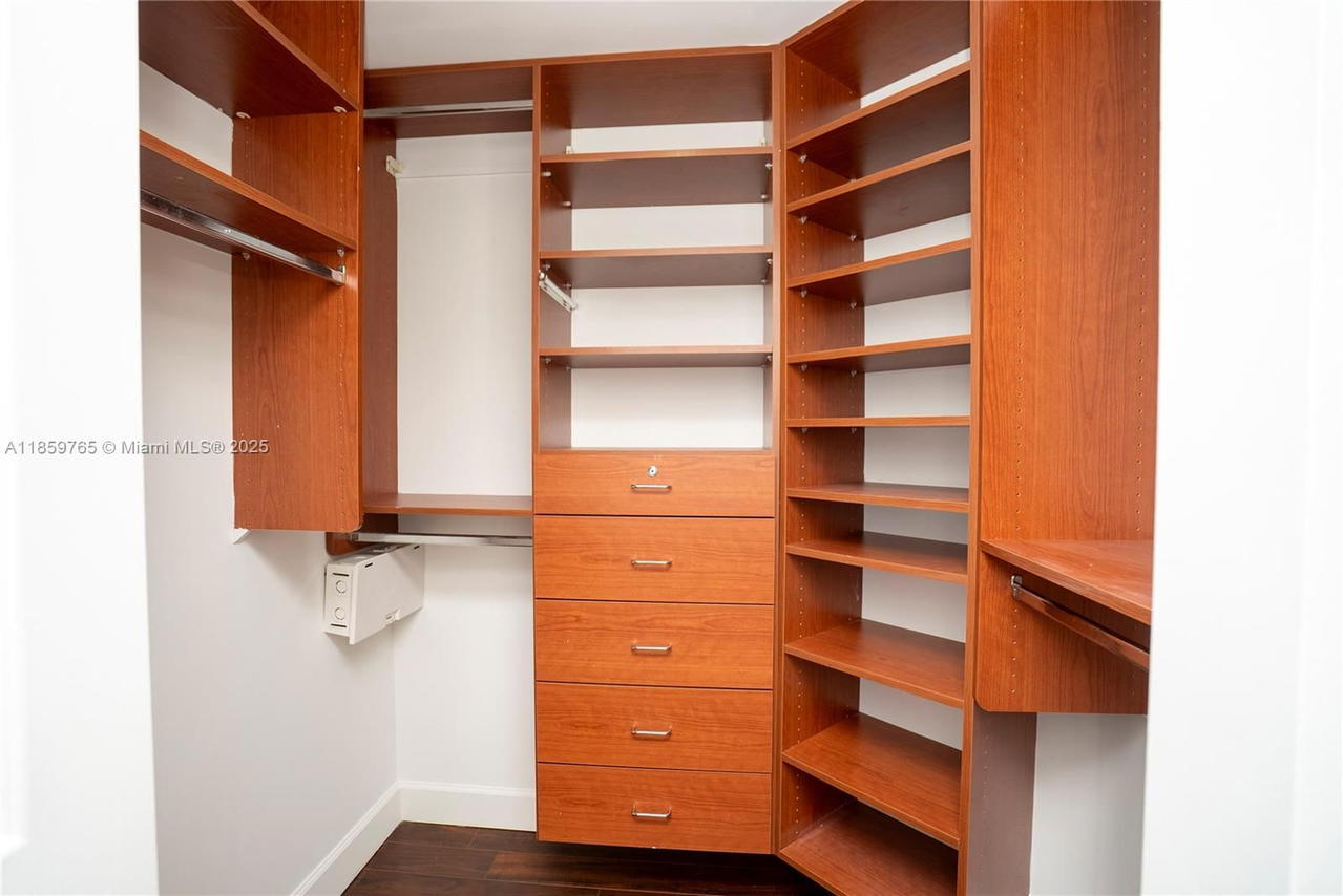 Real estate property located at 1300 Ponce De Leon Blvd #709, Miami-dade, 1300 Ponce Condo, Coral Gables, FL