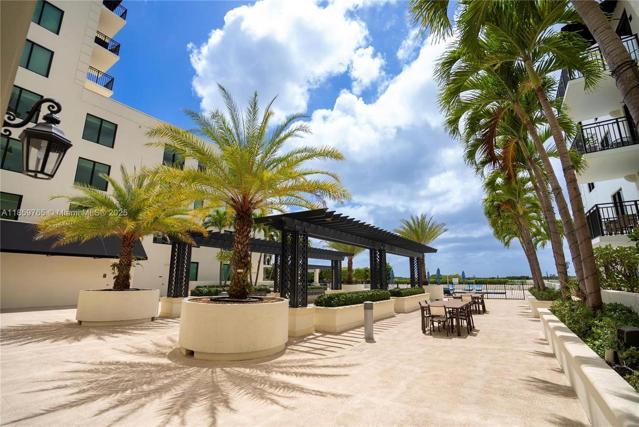 Real estate property located at 1300 Ponce De Leon Blvd #709, Miami-dade, 1300 Ponce Condo, Coral Gables, FL