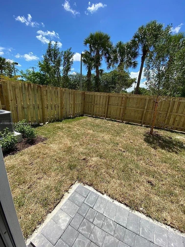 Real estate property located at 14732 181st Ter #14732, Miami-dade, Bowtie Subdivision, Miami, FL