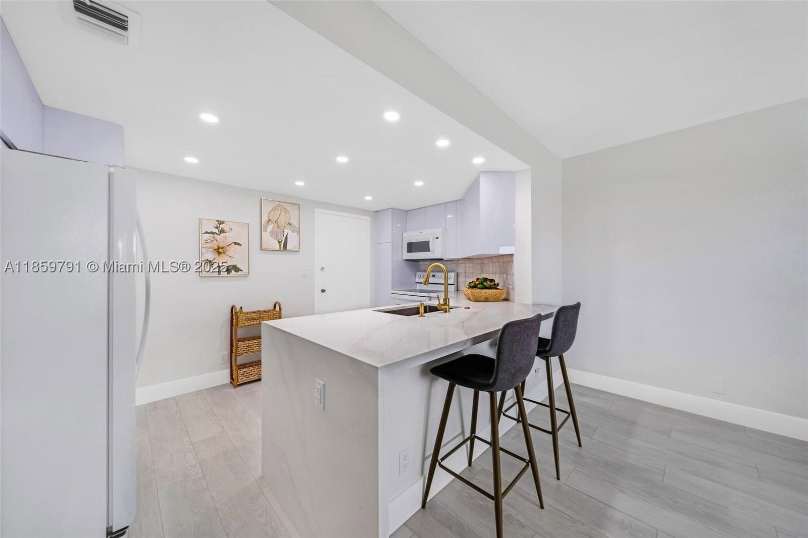 Real estate property located at 2100 Ocean Dr #5B, Broward, Sky Harbour East Condo, Fort Lauderdale, FL