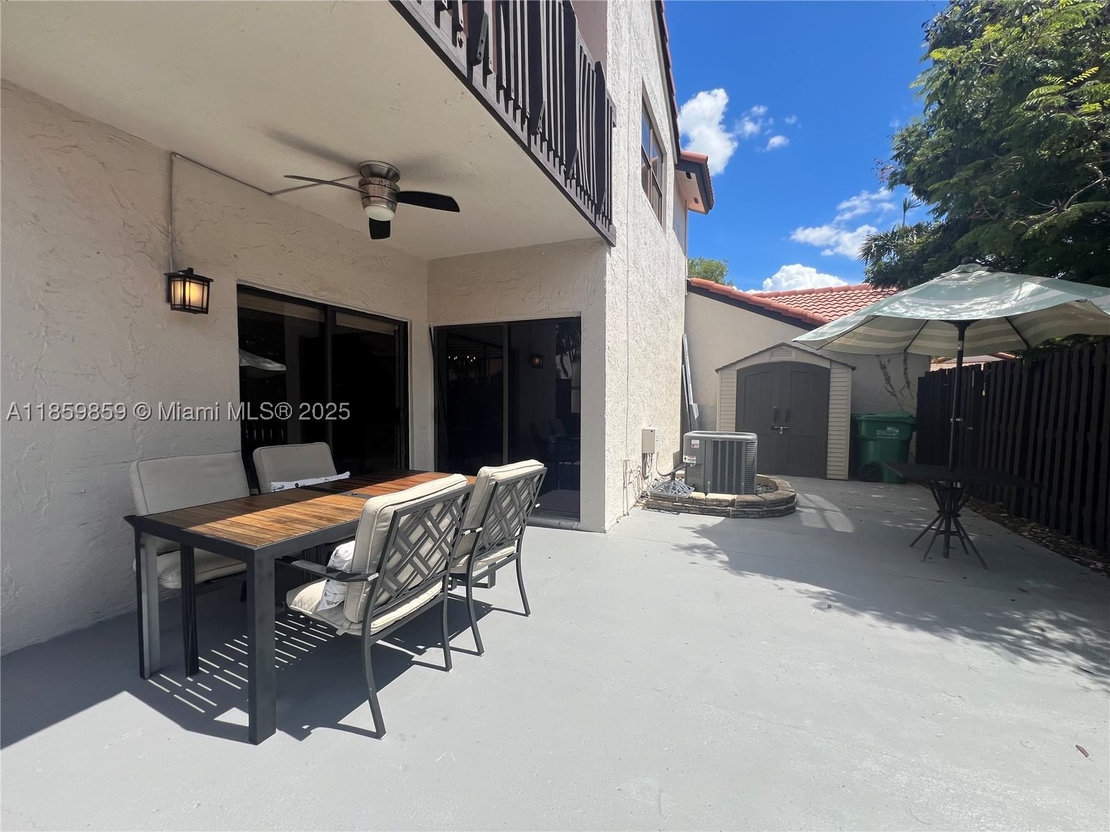 Real estate property located at 4910 149th Ct #11B, Miami-dade, Lakes Meadow Vilg Homes C, Miami, FL