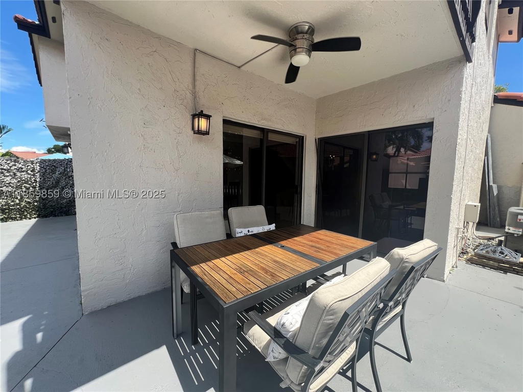 Real estate property located at 4910 149th Ct #11B, Miami-dade, Lakes Meadow Vilg Homes C, Miami, FL