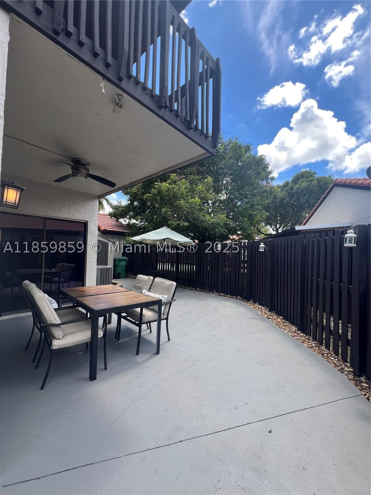 Real estate property located at 4910 149th Ct #11B, Miami-dade, Lakes Meadow Vilg Homes C, Miami, FL