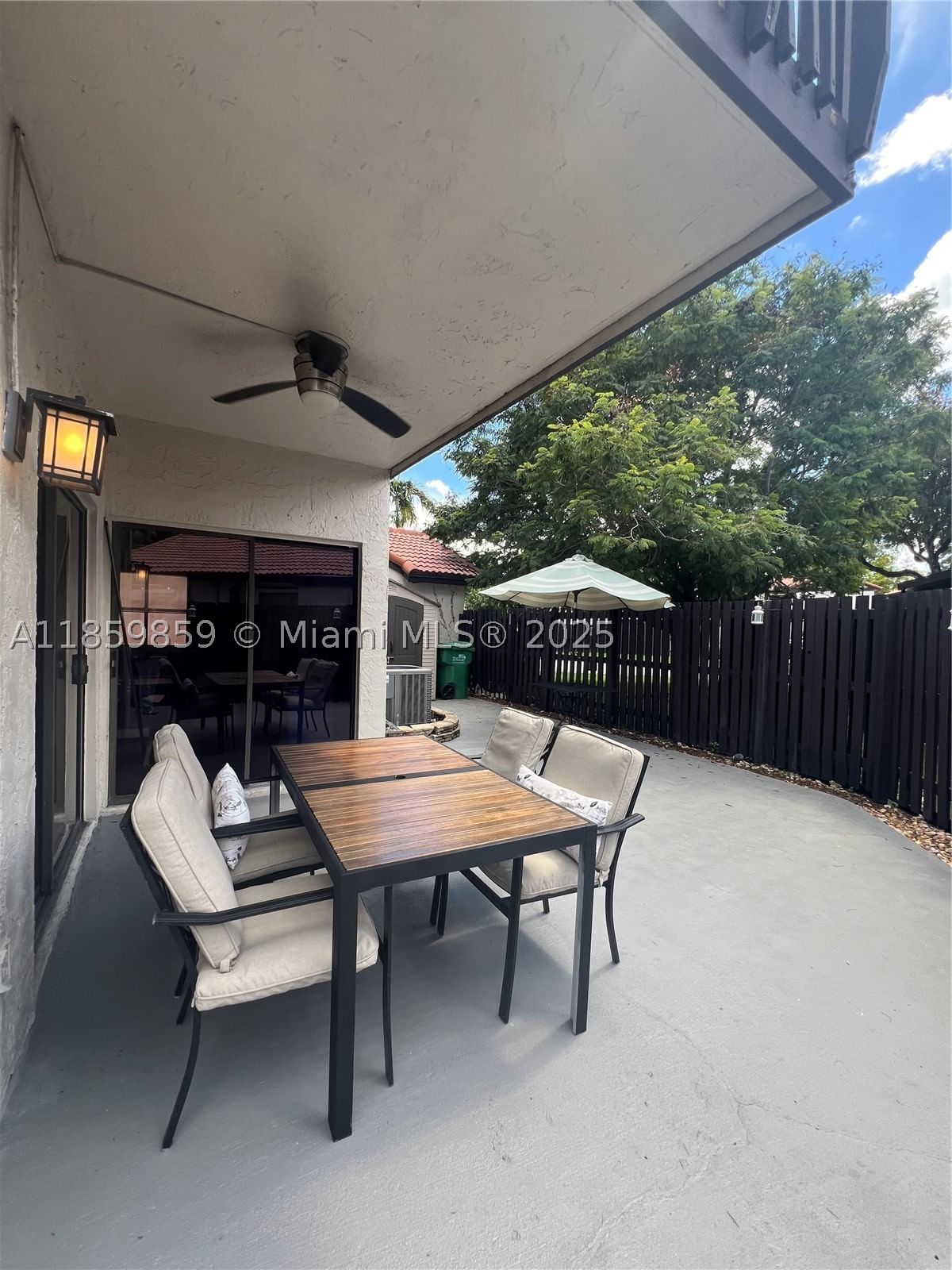Real estate property located at 4910 149th Ct #11B, Miami-dade, Lakes Meadow Vilg Homes C, Miami, FL