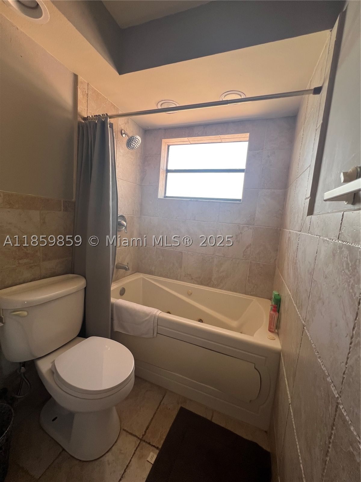 Real estate property located at 4910 149th Ct #11B, Miami-dade, Lakes Meadow Vilg Homes C, Miami, FL