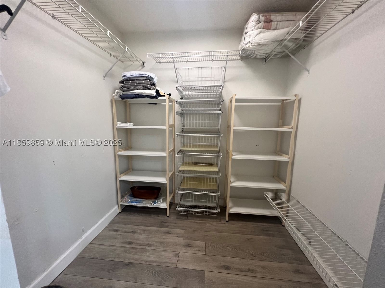 Real estate property located at 4910 149th Ct #11B, Miami-dade, Lakes Meadow Vilg Homes C, Miami, FL