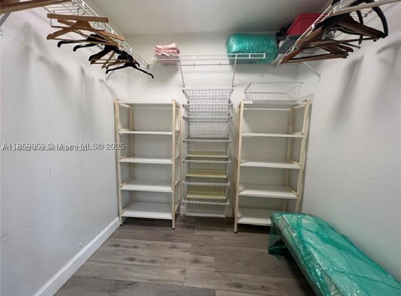 Real estate property located at 4910 149th Ct #11B, Miami-dade, Lakes Meadow Vilg Homes C, Miami, FL