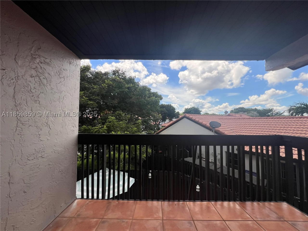 Real estate property located at 4910 149th Ct #11B, Miami-dade, Lakes Meadow Vilg Homes C, Miami, FL