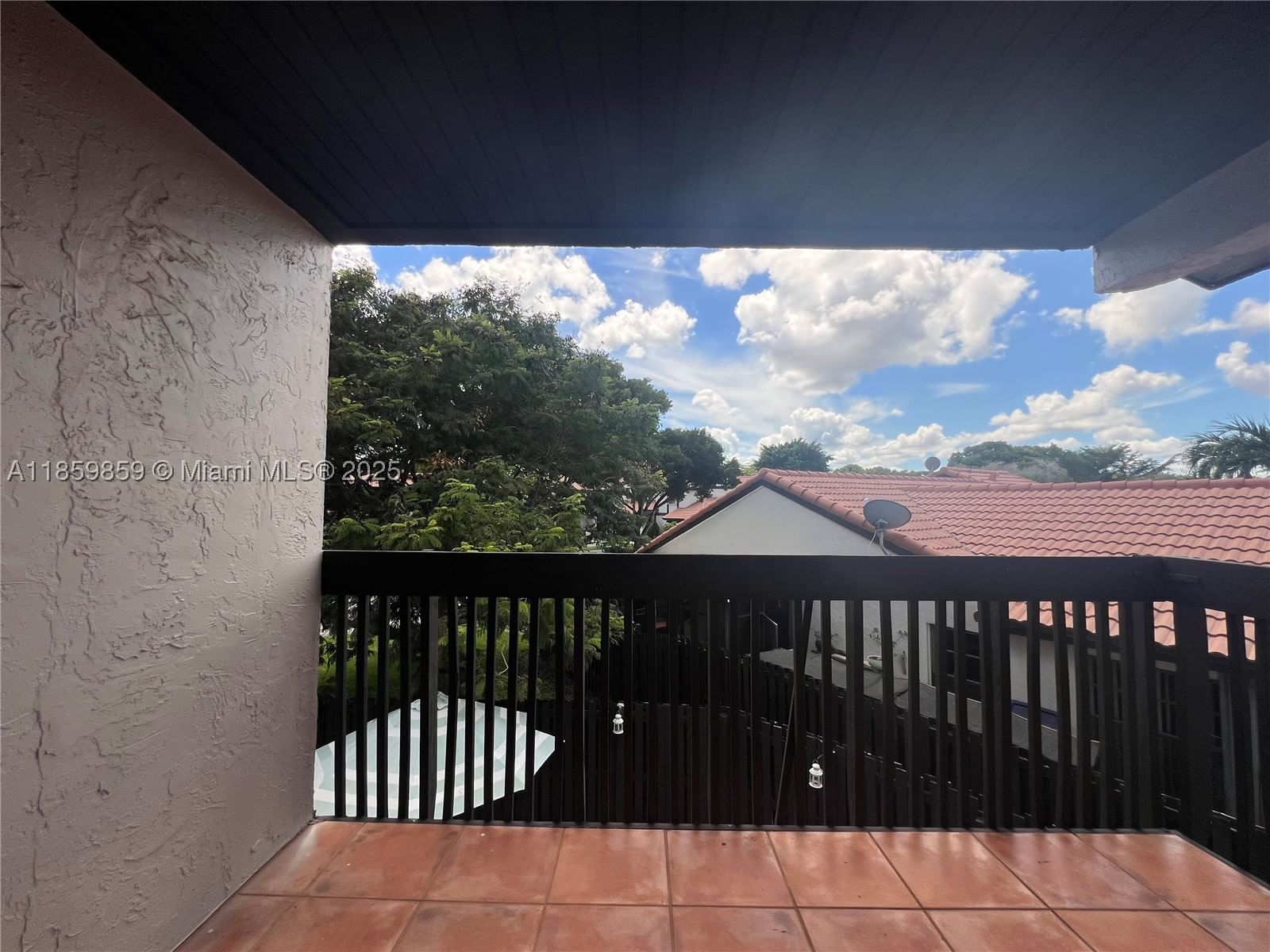 Real estate property located at 4910 149th Ct #11B, Miami-dade, Lakes Meadow Vilg Homes C, Miami, FL