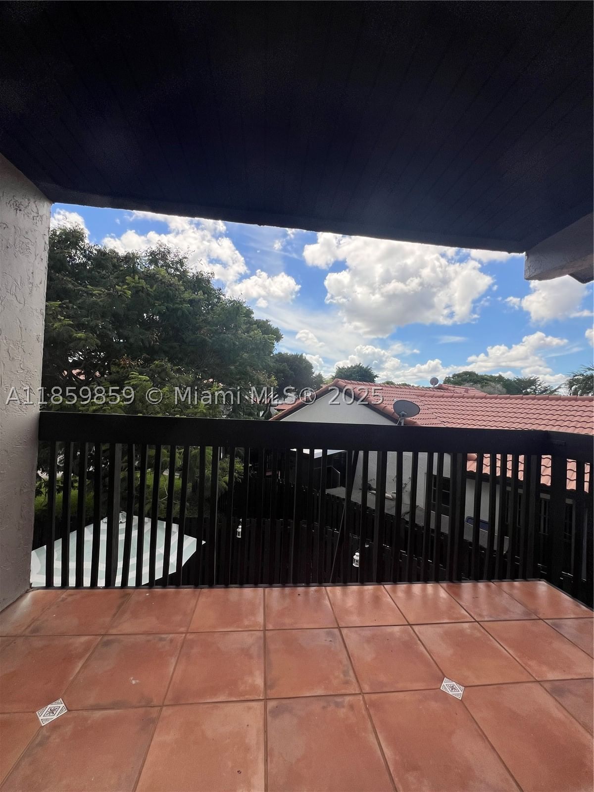 Real estate property located at 4910 149th Ct #11B, Miami-dade, Lakes Meadow Vilg Homes C, Miami, FL