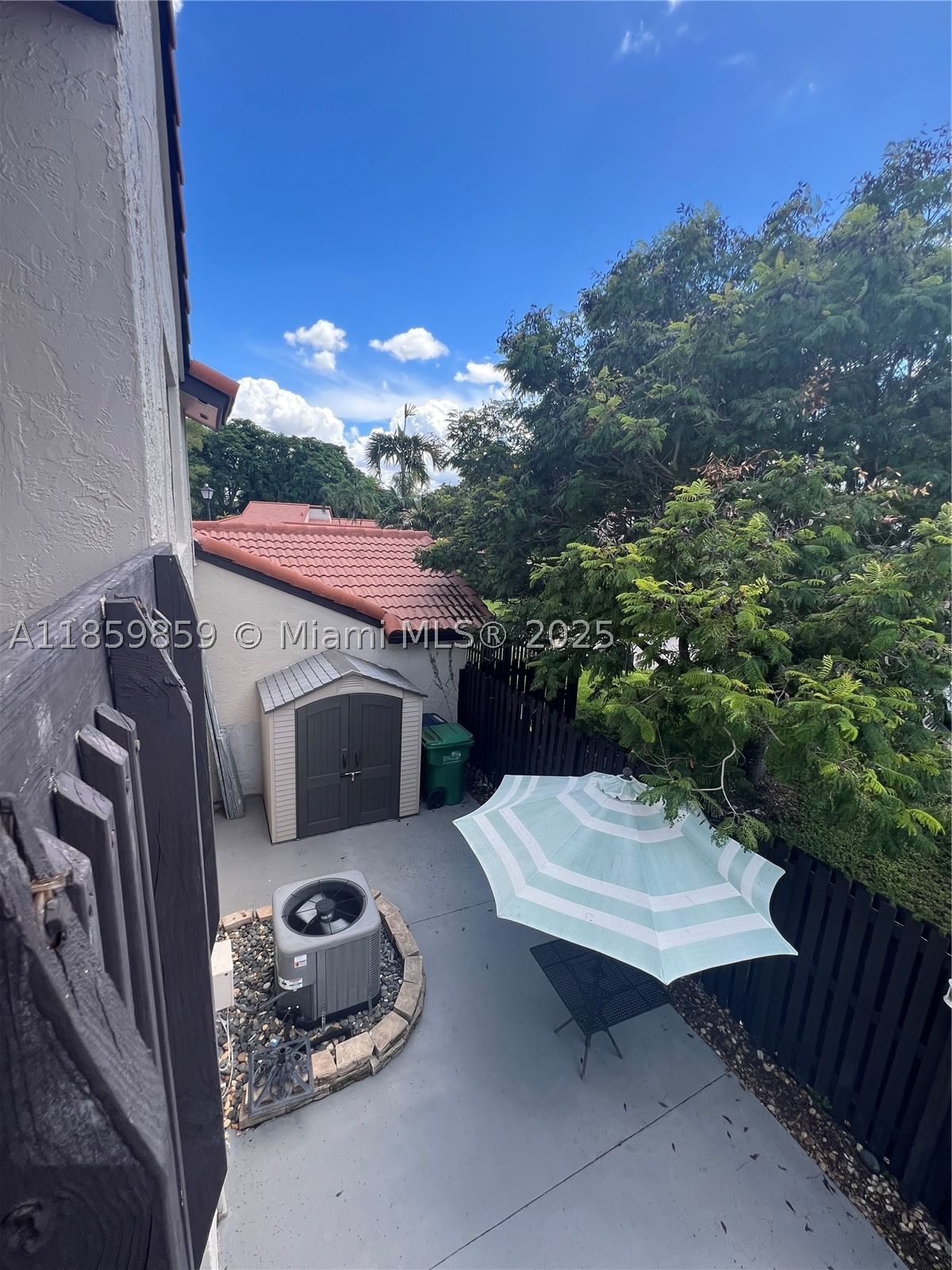 Real estate property located at 4910 149th Ct #11B, Miami-dade, Lakes Meadow Vilg Homes C, Miami, FL