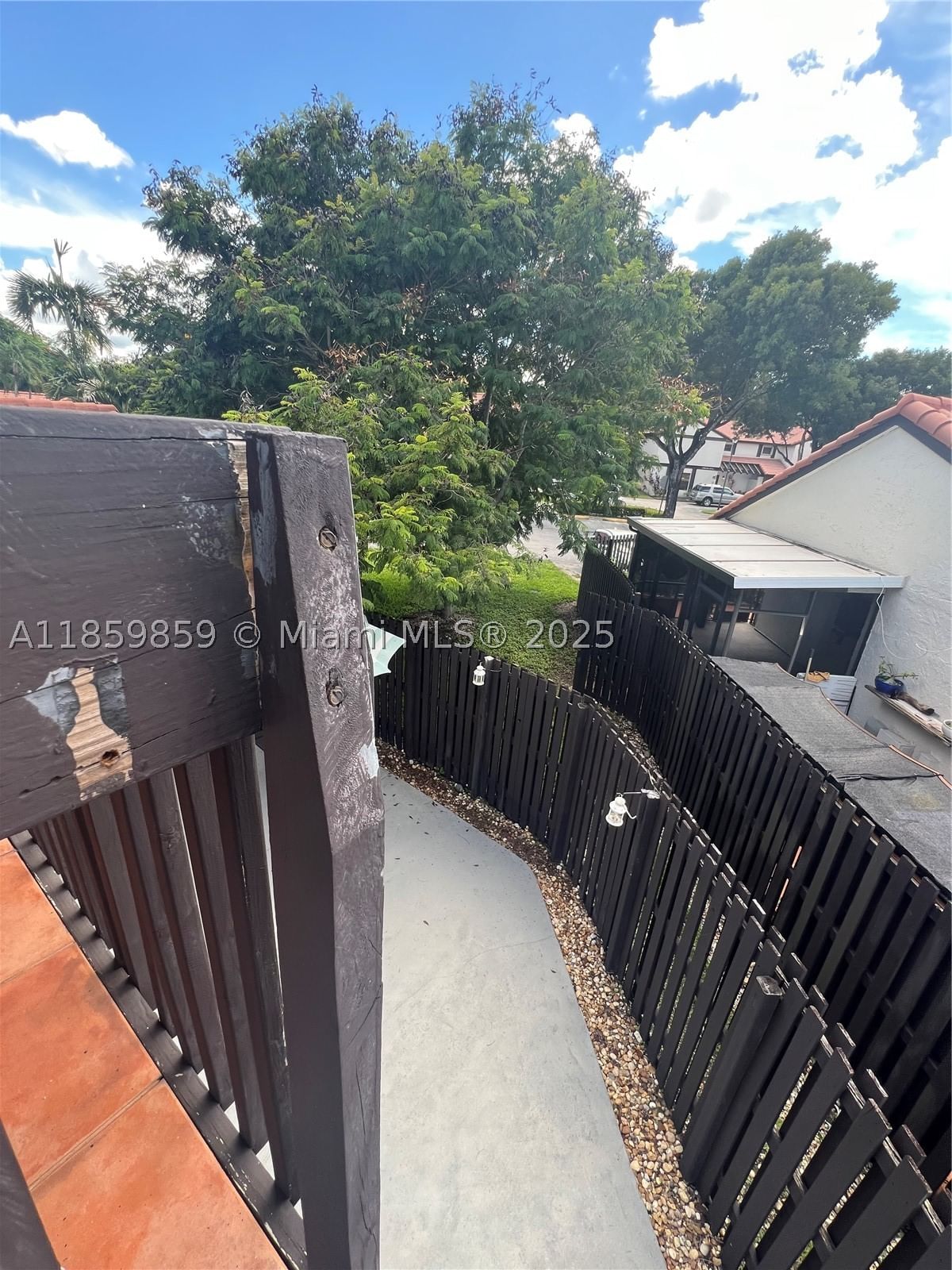Real estate property located at 4910 149th Ct #11B, Miami-dade, Lakes Meadow Vilg Homes C, Miami, FL