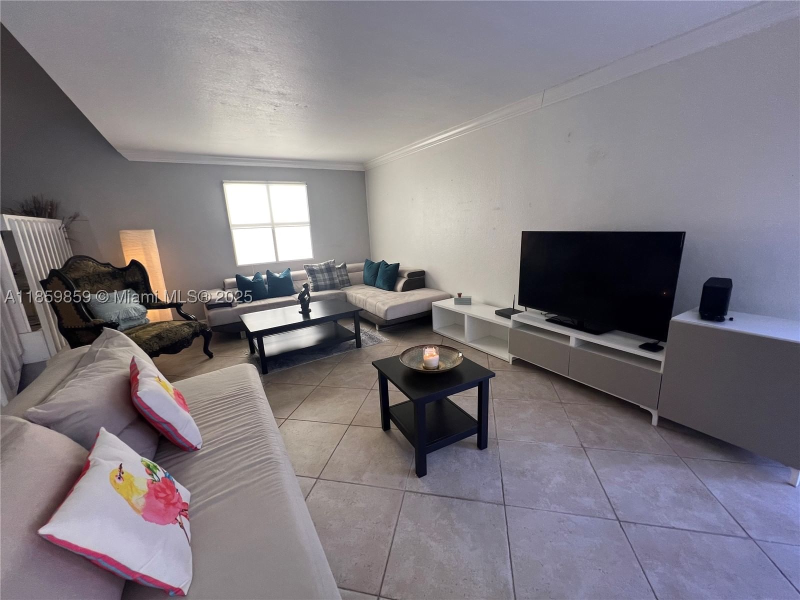 Real estate property located at 4910 149th Ct #11B, Miami-dade, Lakes Meadow Vilg Homes C, Miami, FL