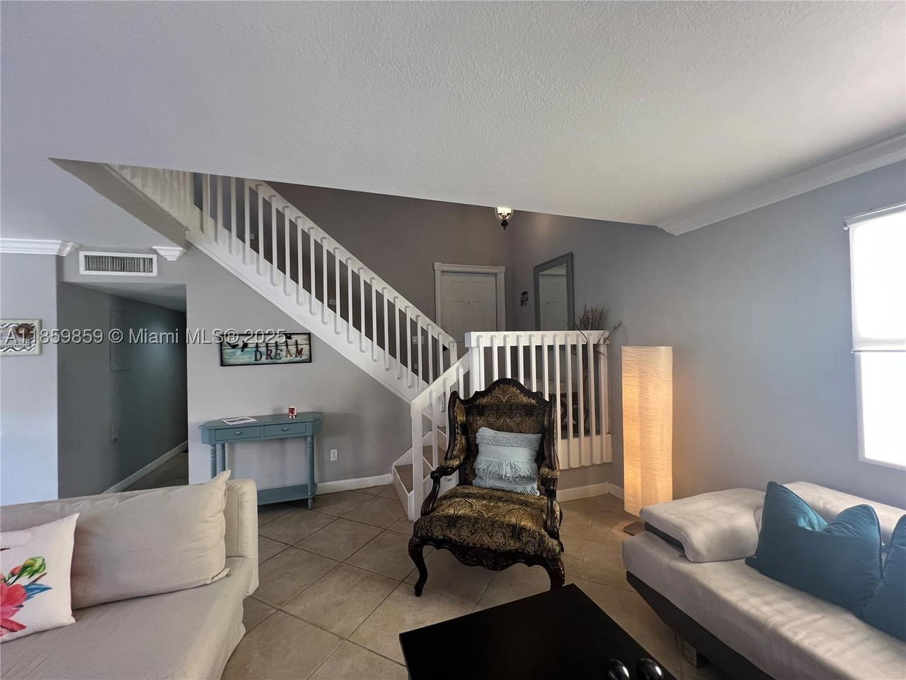 Real estate property located at 4910 149th Ct #11B, Miami-dade, Lakes Meadow Vilg Homes C, Miami, FL