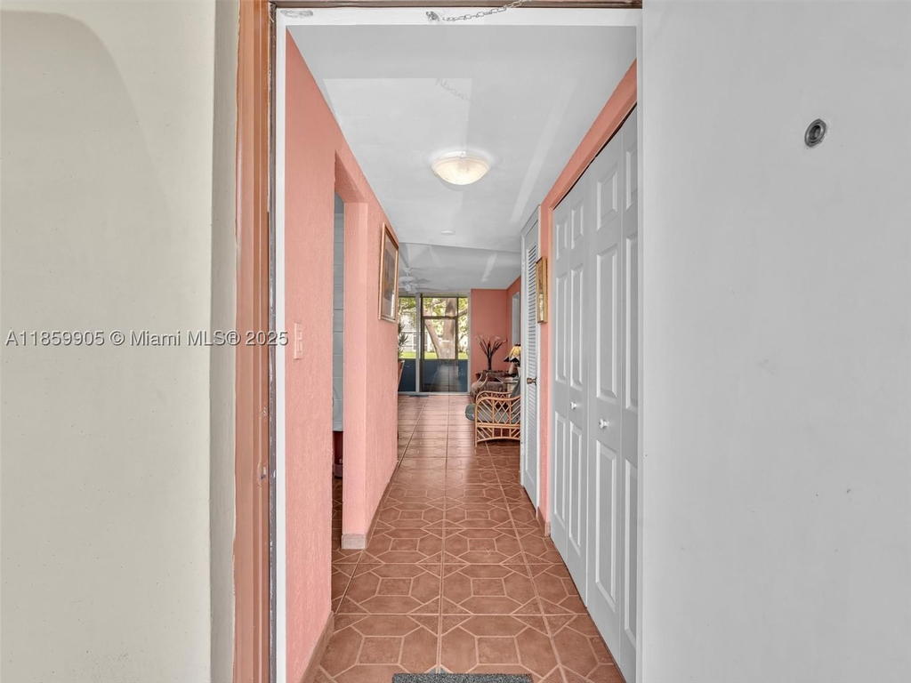 Real estate property located at 8020 Sunrise Lakes Dr #110, Broward, Sunrise Lakes 25 Condo, Sunrise, FL