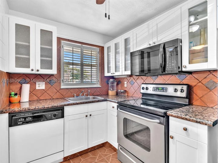 Real estate property located at 8020 Sunrise Lakes Dr #110, Broward, Sunrise Lakes 25 Condo, Sunrise, FL