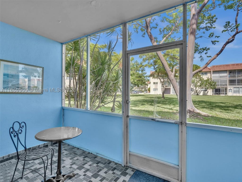 Real estate property located at 8020 Sunrise Lakes Dr #110, Broward, Sunrise Lakes 25 Condo, Sunrise, FL