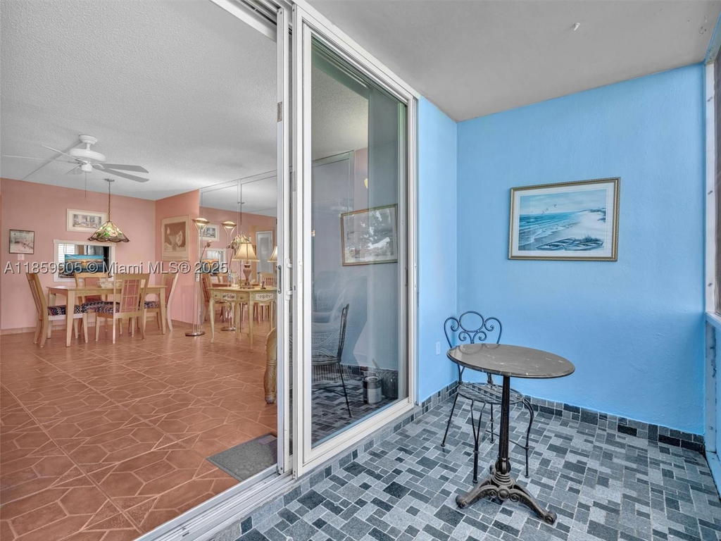 Real estate property located at 8020 Sunrise Lakes Dr #110, Broward, Sunrise Lakes 25 Condo, Sunrise, FL