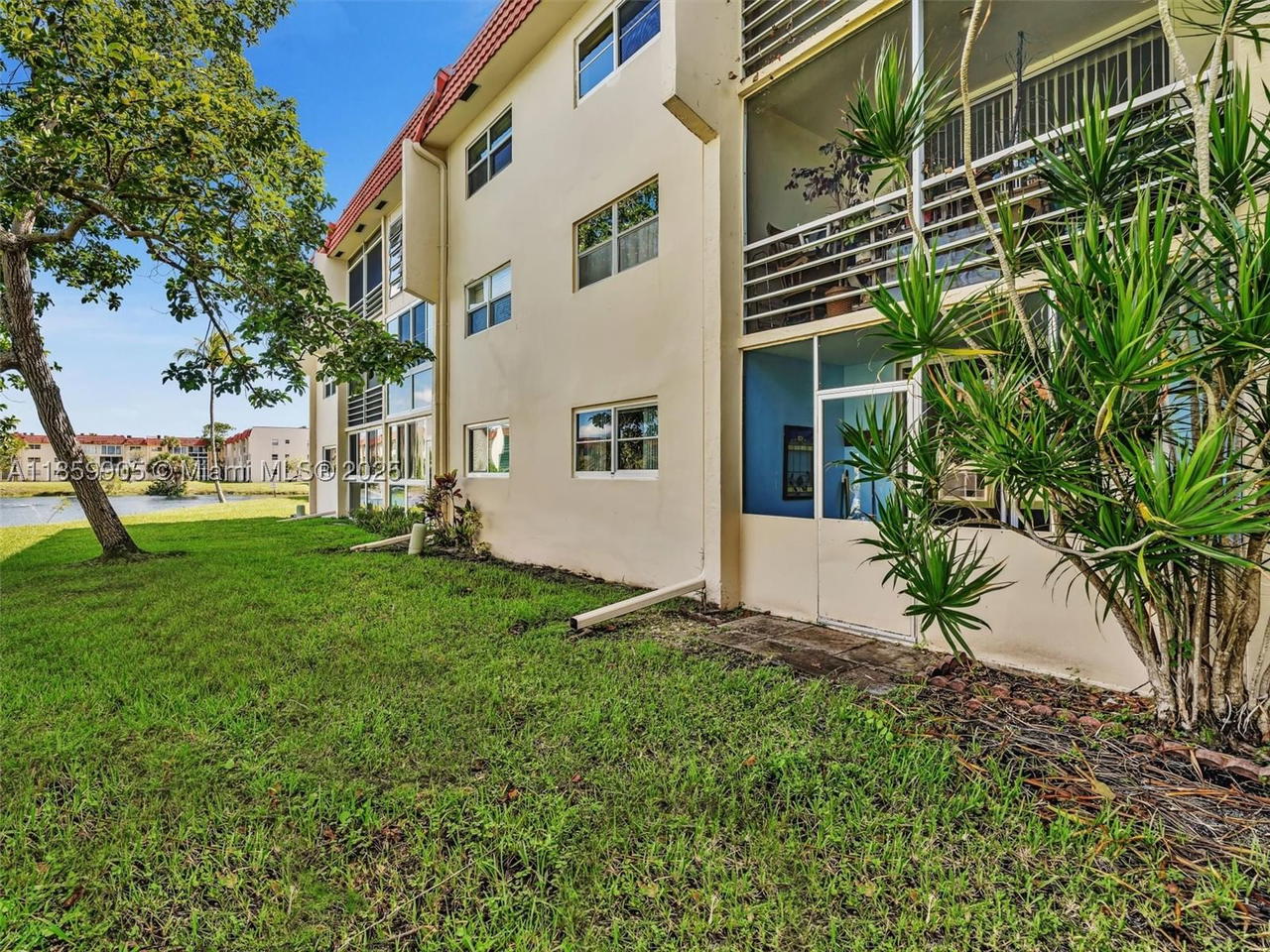 Real estate property located at 8020 Sunrise Lakes Dr #110, Broward, Sunrise Lakes 25 Condo, Sunrise, FL