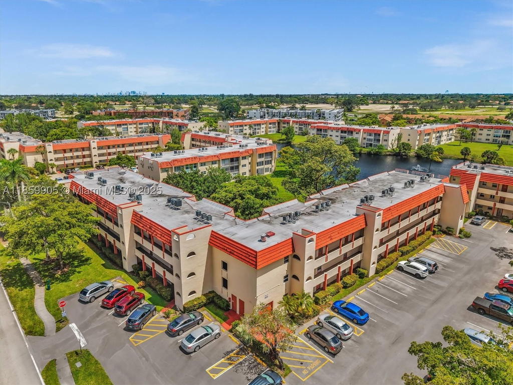 Real estate property located at 8020 Sunrise Lakes Dr #110, Broward, Sunrise Lakes 25 Condo, Sunrise, FL