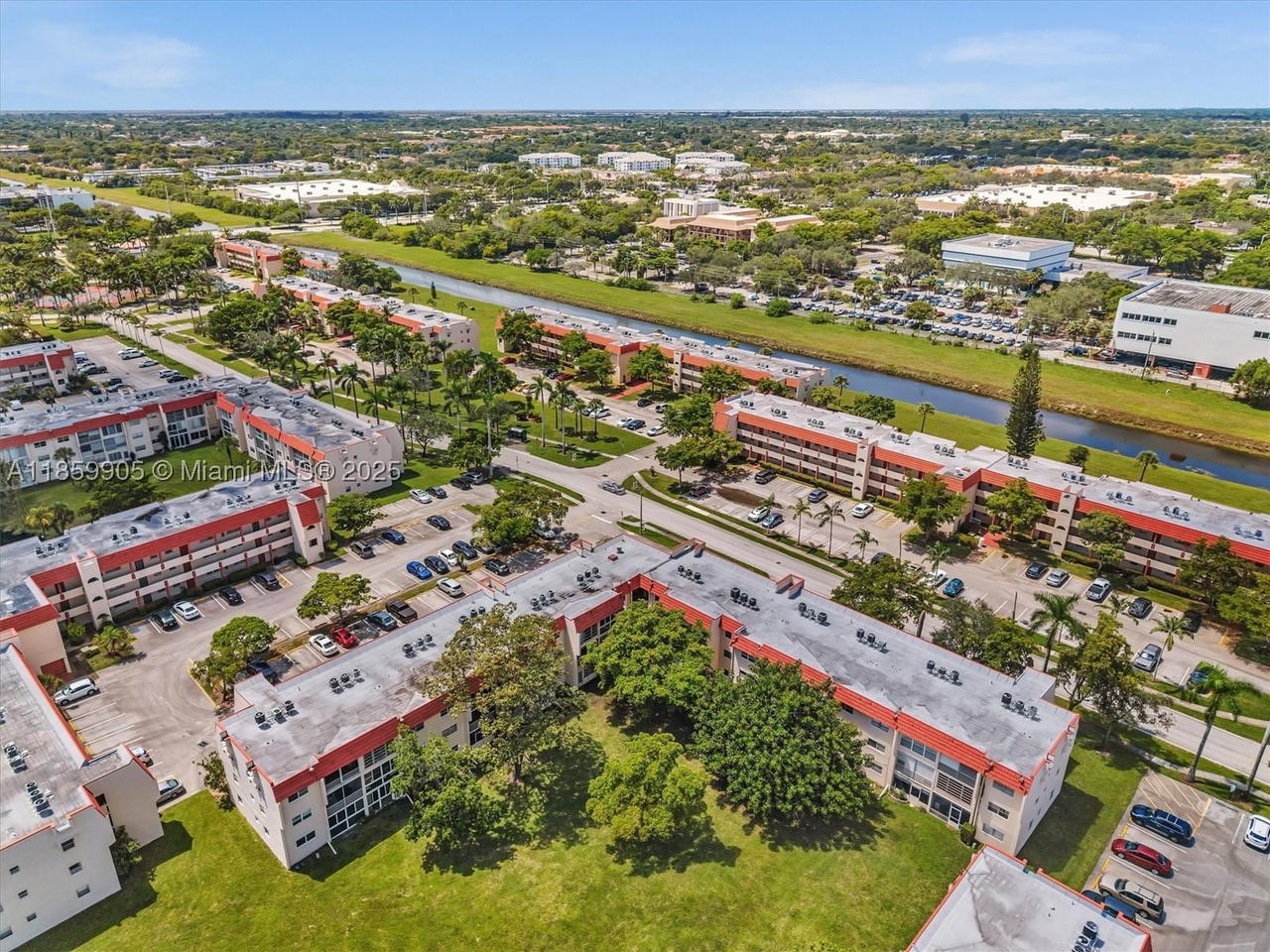 Real estate property located at 8020 Sunrise Lakes Dr #110, Broward, Sunrise Lakes 25 Condo, Sunrise, FL