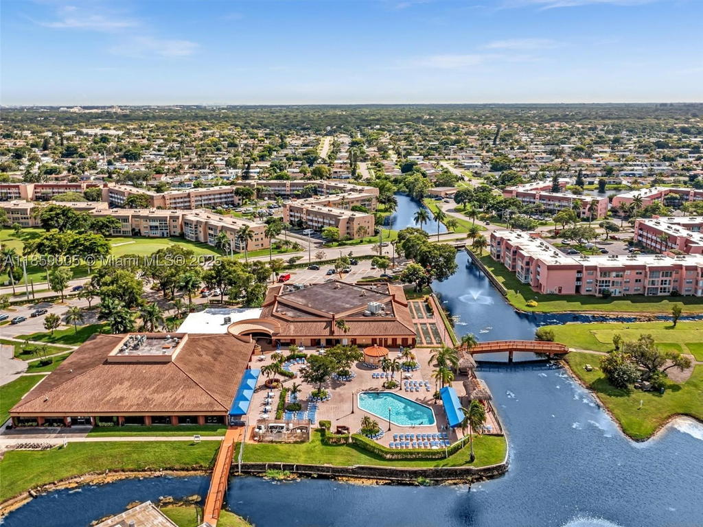 Real estate property located at 8020 Sunrise Lakes Dr #110, Broward, Sunrise Lakes 25 Condo, Sunrise, FL