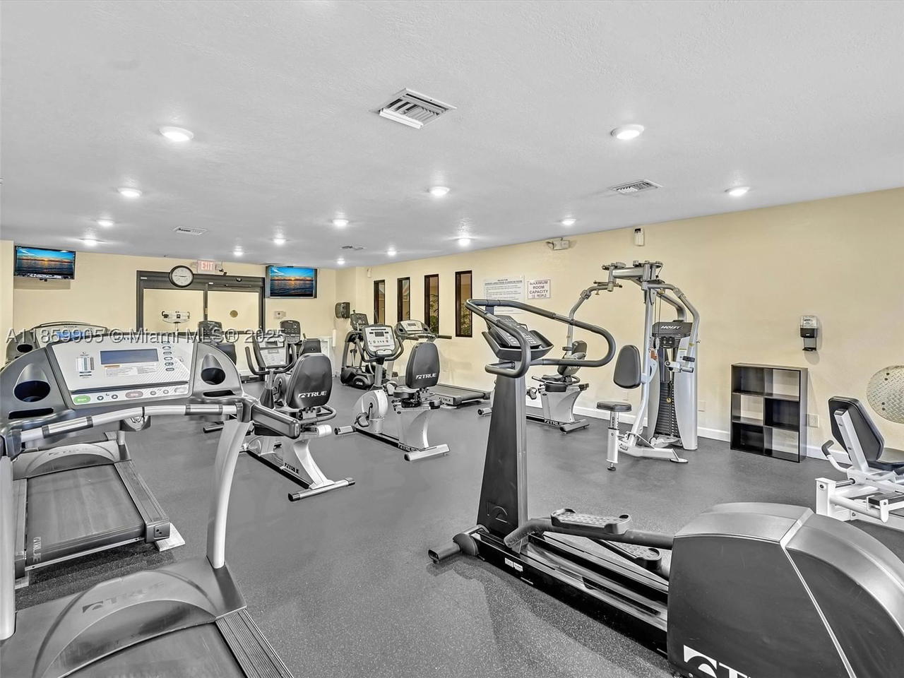 Real estate property located at 8020 Sunrise Lakes Dr #110, Broward, Sunrise Lakes 25 Condo, Sunrise, FL