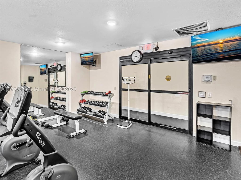 Real estate property located at 8020 Sunrise Lakes Dr #110, Broward, Sunrise Lakes 25 Condo, Sunrise, FL