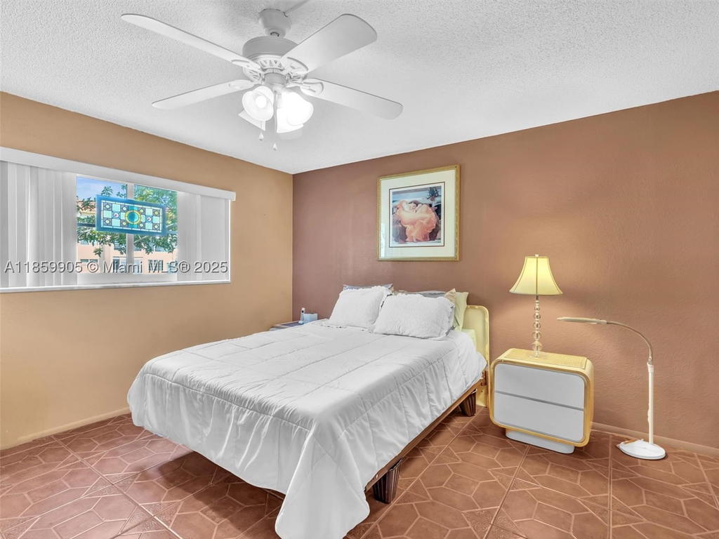 Real estate property located at 8020 Sunrise Lakes Dr #110, Broward, Sunrise Lakes 25 Condo, Sunrise, FL
