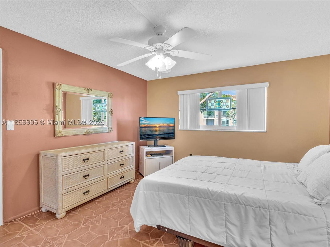 Real estate property located at 8020 Sunrise Lakes Dr #110, Broward, Sunrise Lakes 25 Condo, Sunrise, FL