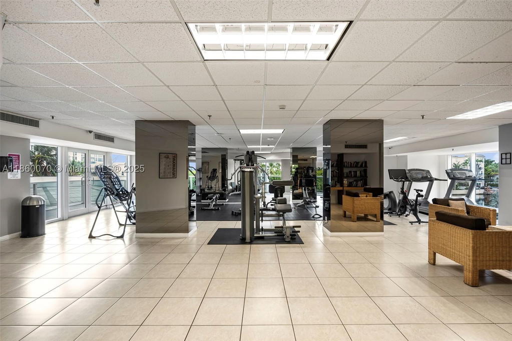 Real estate property located at 2401 Collins Ave #1808, Miami-dade, The Riviera Condo, Miami Beach, FL