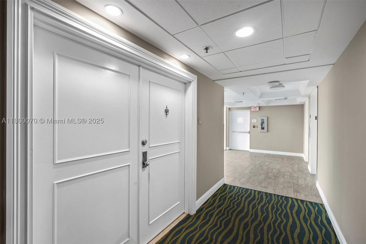 Real estate property located at 2401 Collins Ave #1808, Miami-dade, The Riviera Condo, Miami Beach, FL
