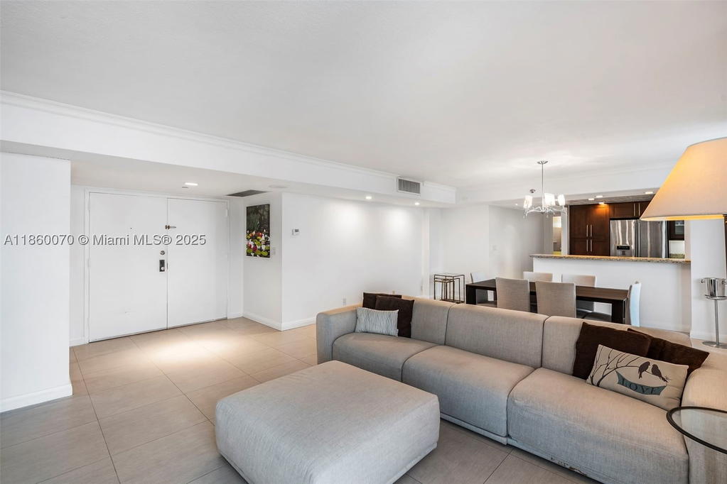 Real estate property located at 2401 Collins Ave #1808, Miami-dade, The Riviera Condo, Miami Beach, FL